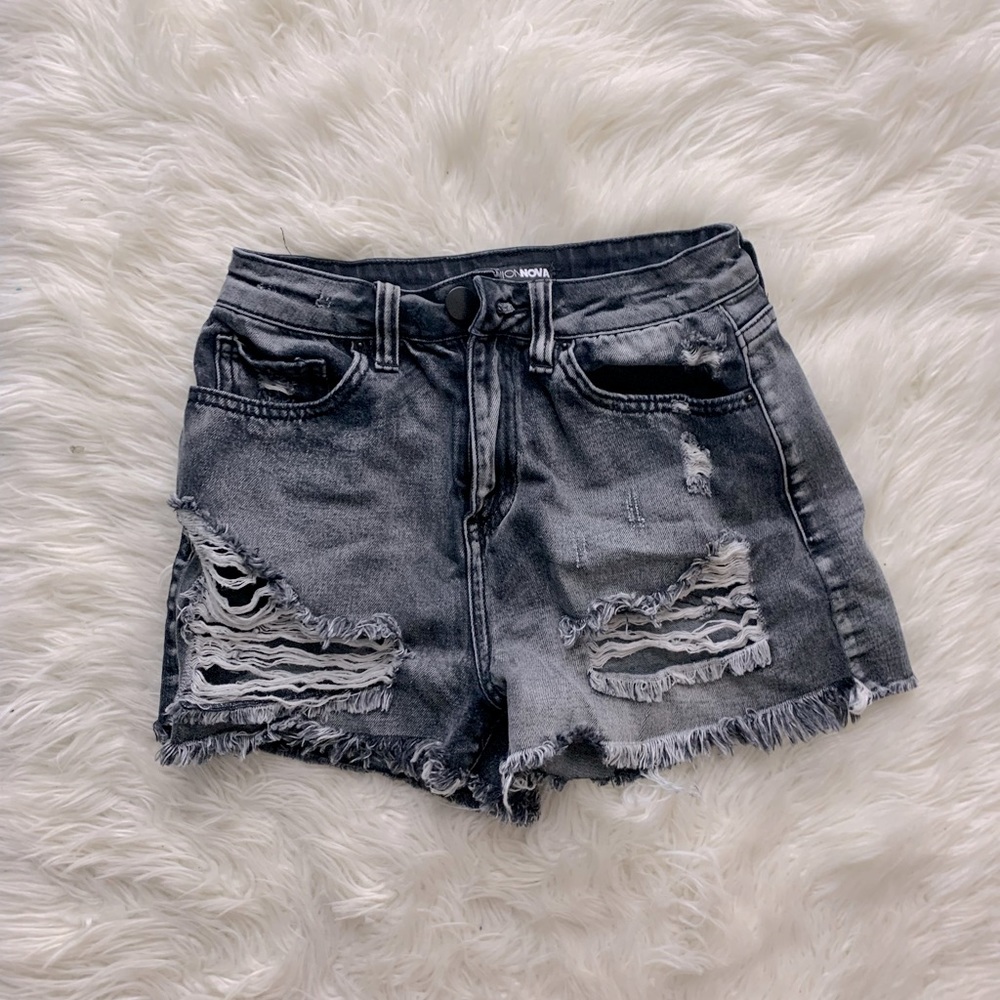 BLACK HIGH WAISTED FASHION NOVA SHORTS - SZ 5